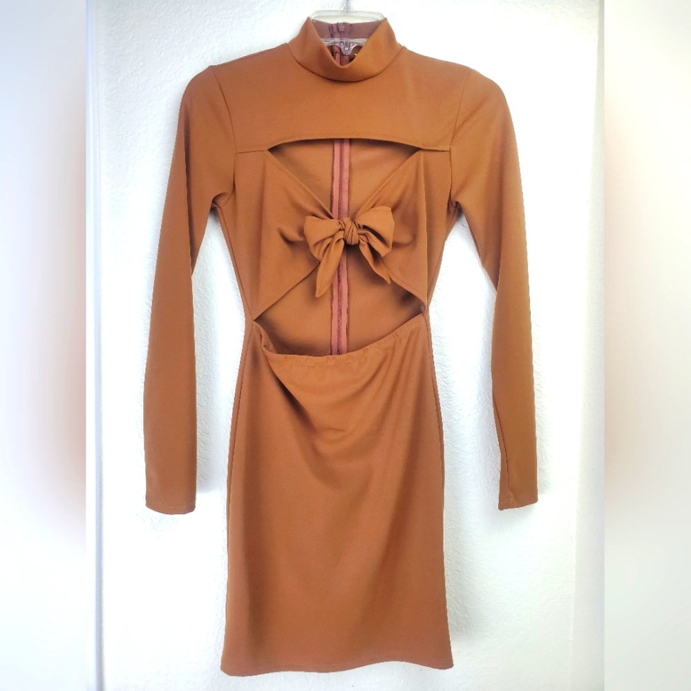 Style Rack Cut Out Dress Inspired by Fifth Element - Picture 2 of 4